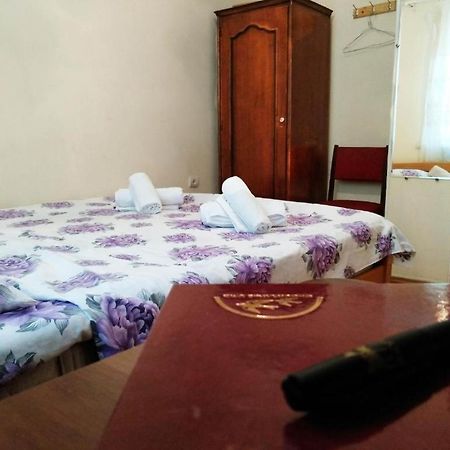 Hostel Sakharov & Tours Yerevan Exterior photo