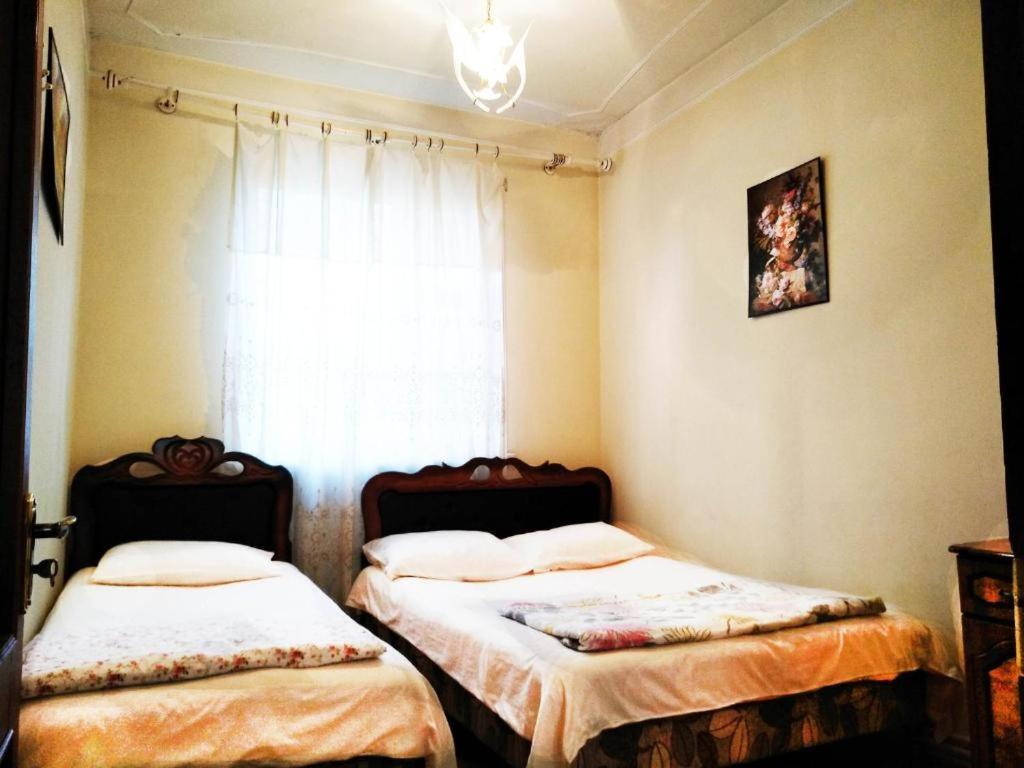 Hostel Sakharov & Tours Yerevan Exterior photo